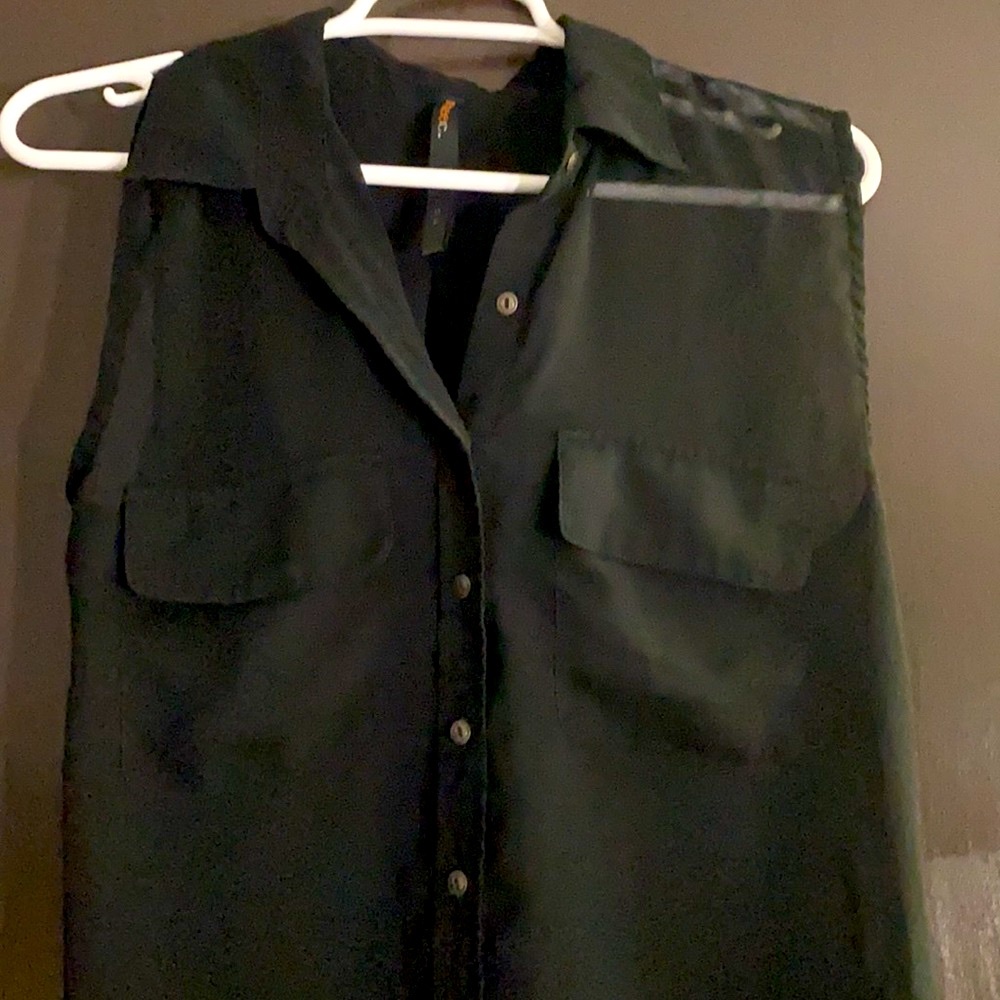 Woman button up - Picture 2 of 5